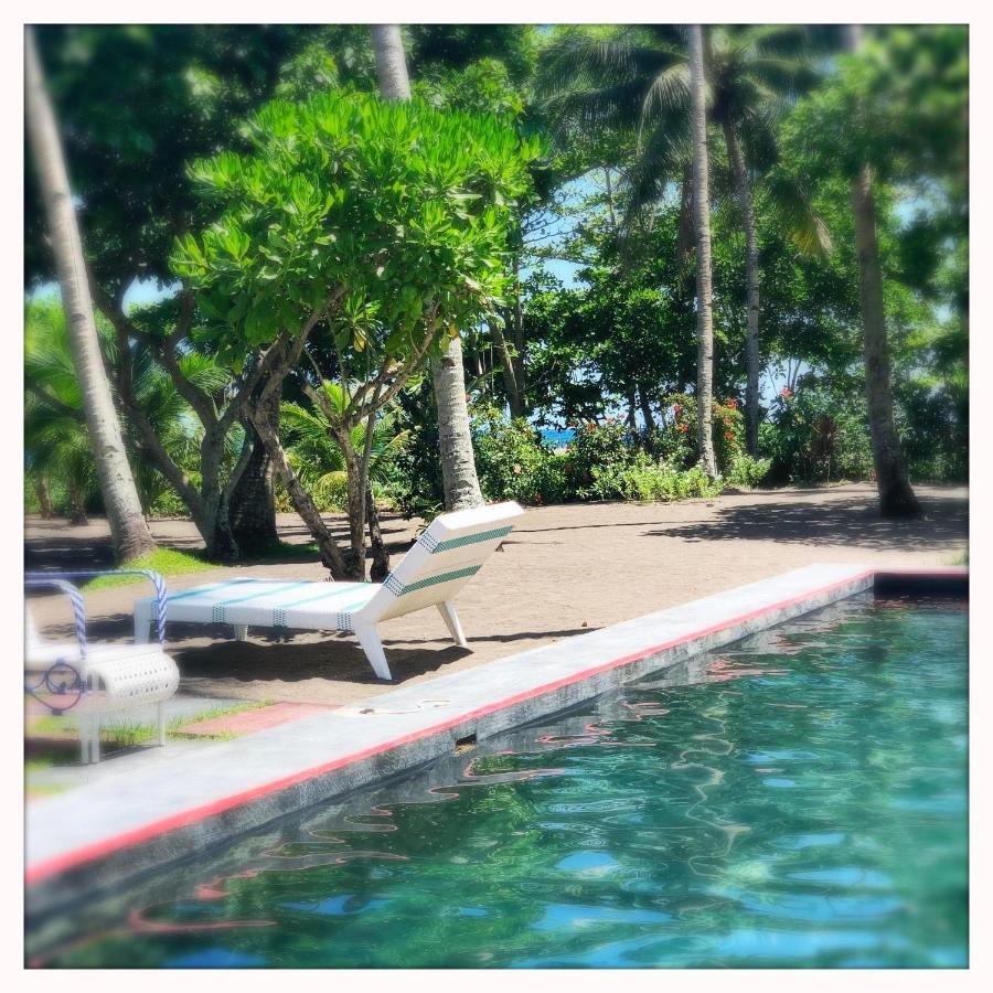 Somewhere Else Boutique Resort Mambajao Exteriör bild