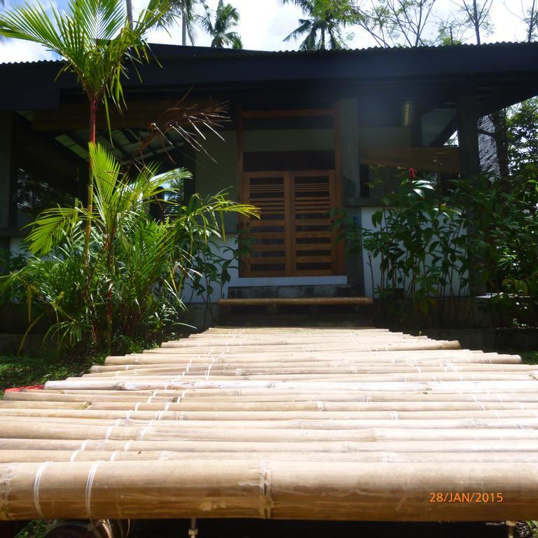 Somewhere Else Boutique Resort Mambajao Rum bild