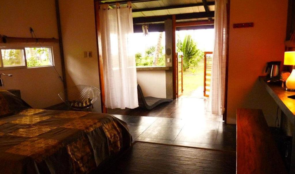 Somewhere Else Boutique Resort Mambajao Exteriör bild