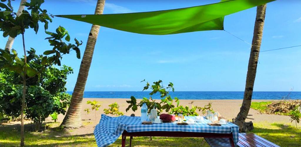 Somewhere Else Boutique Resort Mambajao Exteriör bild