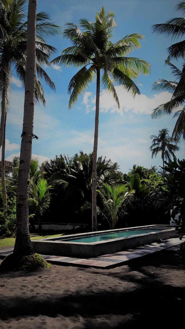 Somewhere Else Boutique Resort Mambajao Exteriör bild