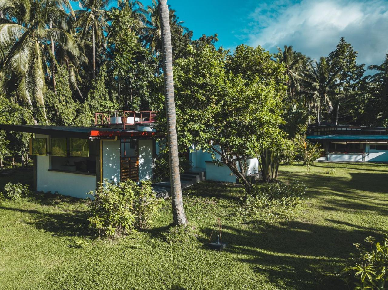 Somewhere Else Boutique Resort Mambajao Exteriör bild